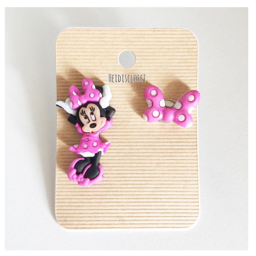 Minnie Mouse Earrings. New!!!